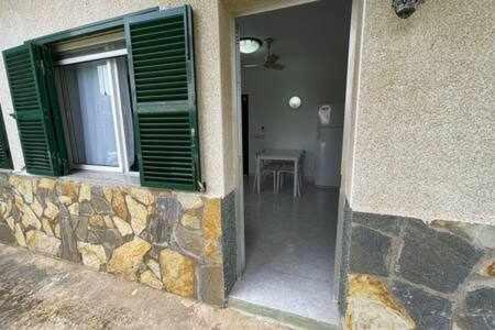 Apartamento bajo con jardín y piscina - FORCAT. Ciutadella  Exterior foto
