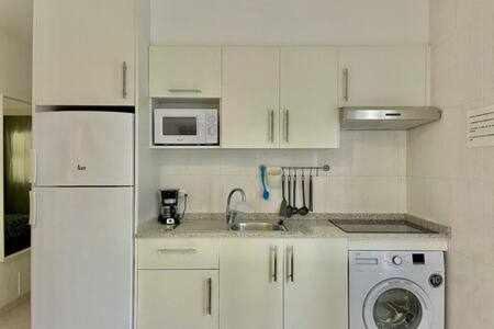 Apartamento bajo con jardín y piscina - FORCAT. Ciutadella  Exterior foto