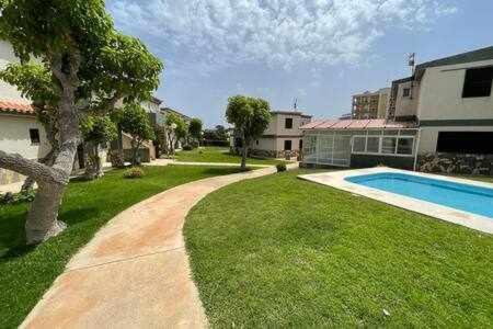 Apartamento bajo con jardín y piscina - FORCAT. Ciutadella  Exterior foto