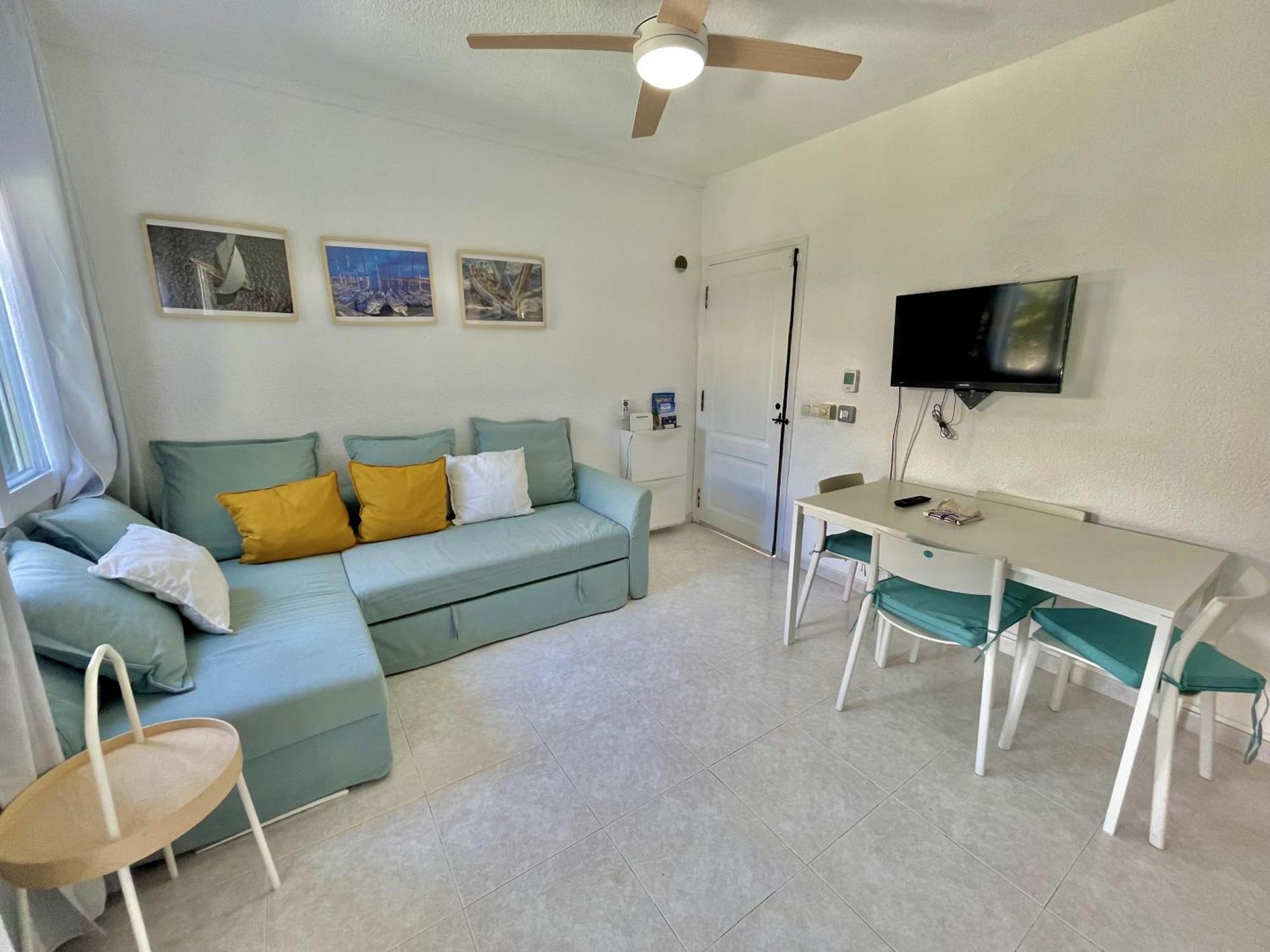 Apartamento bajo con jardín y piscina - FORCAT. Ciutadella  Exterior foto